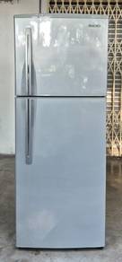 peti sejuk jenama Toshiba 2pintu 