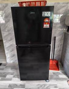 2 bulan old midea 2 door 