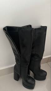 Boots for sell