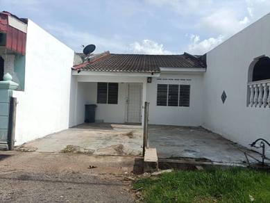 1-storey Terraced House For Sale in Telok Mas,MLK