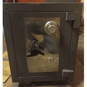 Amax 220 Safety Box