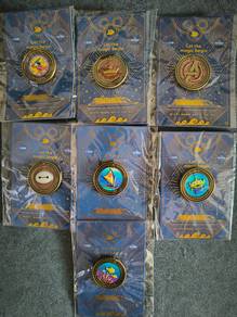 Disney Medallion Pins (7 pcs)