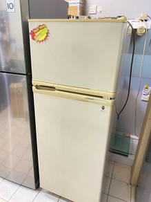 SHARP 220L Refrigerator 6sep2n  - terpakai