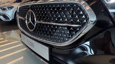Mercedes Benz E200 200 AVANTGARDE in Klang, SGR