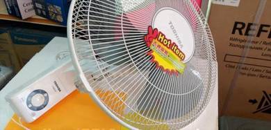 New TOSHIBA 16" Wall FAN