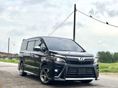 Toyota Voxy ZS KIRAMEKI II in Masai, JHR