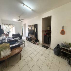 Apartment For Sale in Villa Laksamana