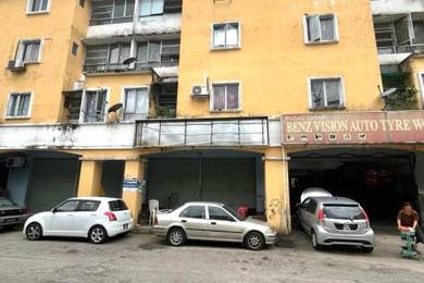 Apartment For Sale in Kelana Idaman