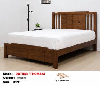 Wooden Queen Bed DB7088