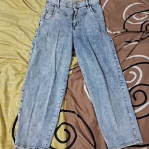 H&M Acid Wash High Waist Jeans Saiz 26