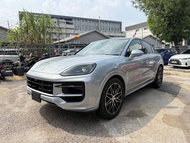 Porsche Cayenne BASE in Petaling Jaya, SGR