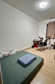 Room in OUG, KUL
