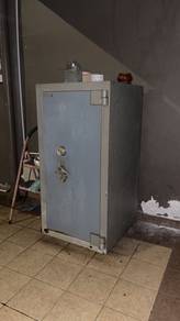 Used Chubb Steering Antique Safety box