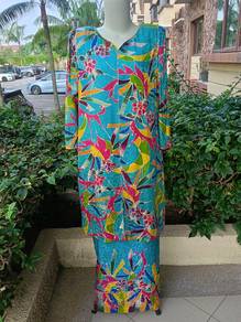 Vintage Turquoise Batik Sutera Baju Kurung