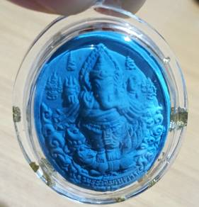 New blue 💙🔵 gem amulet necklace lord Ganesha