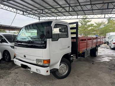 2005 Nissan UD Kargo Cargo 20 Kaki Green Engine