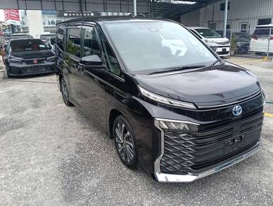 Toyota Voxy HYBRID S-Z in Puchong, SGR
