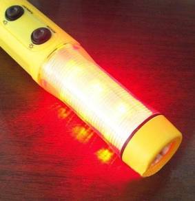 4in1 Survival Beacon Light Seat Belt Cutter Magnet