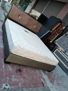 bed + mattress second hand like new 😍