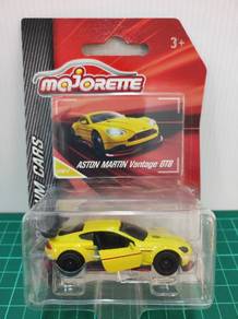 Majorette Aston Martin Vantage GT8 Yellow Racing