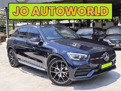 Mercedes Benz GLC300 300 4MATIC AMG LINE in Seri Kembangan, SGR