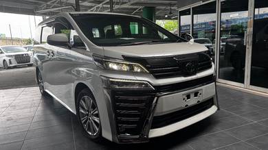 Toyota Vellfire GOLDEN EYES II in Ampang, KUL