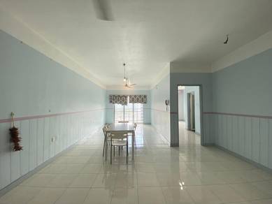 Condominium For Sale in Metropolitan Square