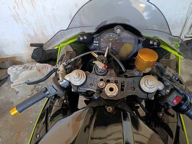 Yamaha YZF-R1