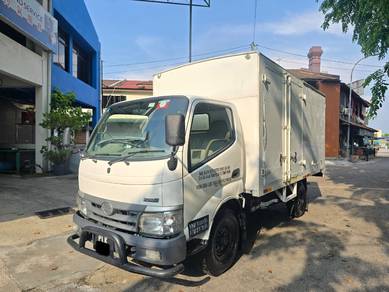 2013 Hino WU302R  4.0 14Kaki(M) Green Engine