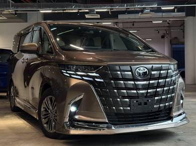 Toyota Alphard Z in Damansara, KUL