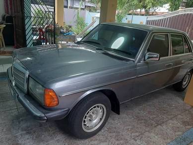 Mercedes Benz 230E  in Ipoh, PRK