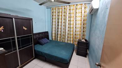 Room in Bandar Bukit Tinggi, SGR