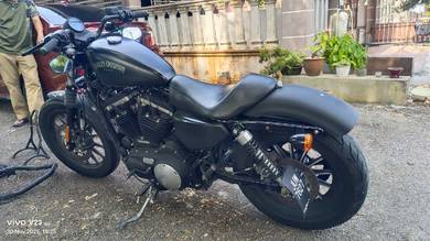Harley-Davidson 883 Roadster