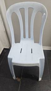 plastic chair 
