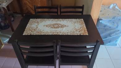 Set Meja Makan 