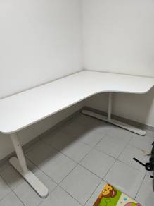 Ikea Bekant Table Used