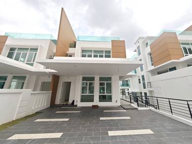 Semi-Detached House For Sale in Bandar Kinrara,SGR