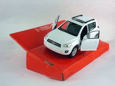 Toyota RAV4 SUV (2006-10) Diecast Model - white