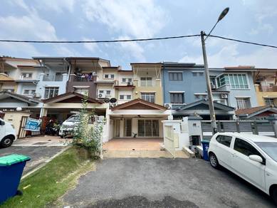 2.5-storey Terraced House For Sale in Seri Kembangan,SGR