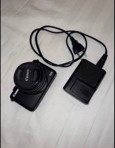 Canon EOS M10 Camera with Charger and cover