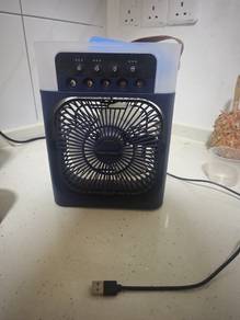 Preloved Mini Desktop Mist Fan (3-Speed Adjustable