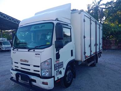 2017 Isuzu NPR75UHH Fiber Box 14'5 (4 LHS Door)