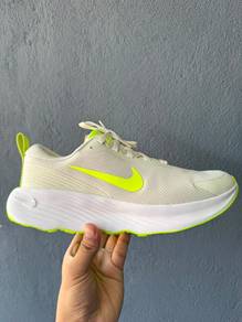 Nike Promina