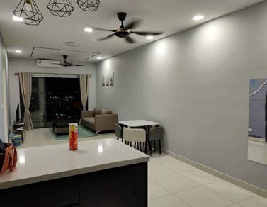 Condominium For Sale in The Holmes 2