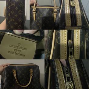 LV Monogram Handbeg