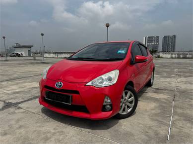 Toyota Prius c (HYBRID) in Bandar Puteri Puchong, SGR
