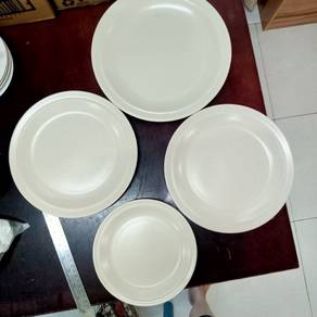 plates and small glass 