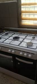 dapur 4 tengku,gas store and oven. 