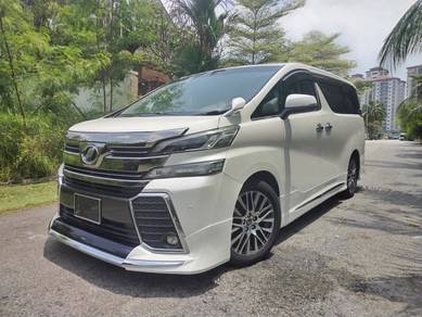 Toyota Vellfire ZG in Ampang Hilir, KUL