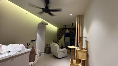 Service Residence For Rent in M Luna